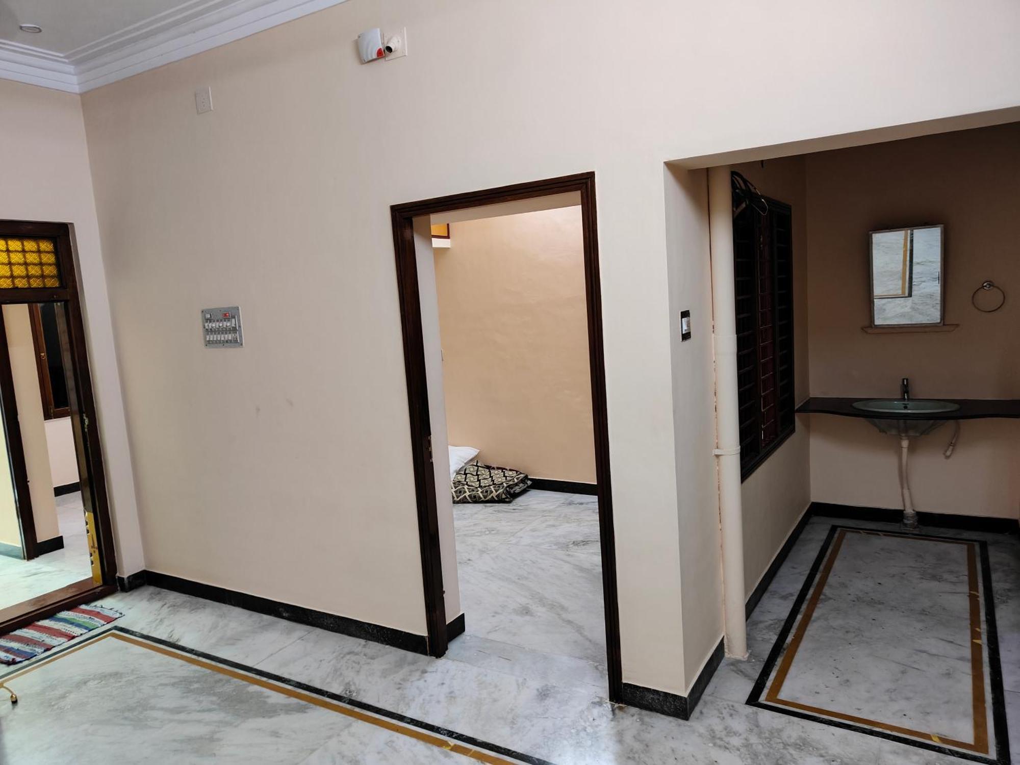 Guru Krupa Home Stay Тируваннамалай Экстерьер фото