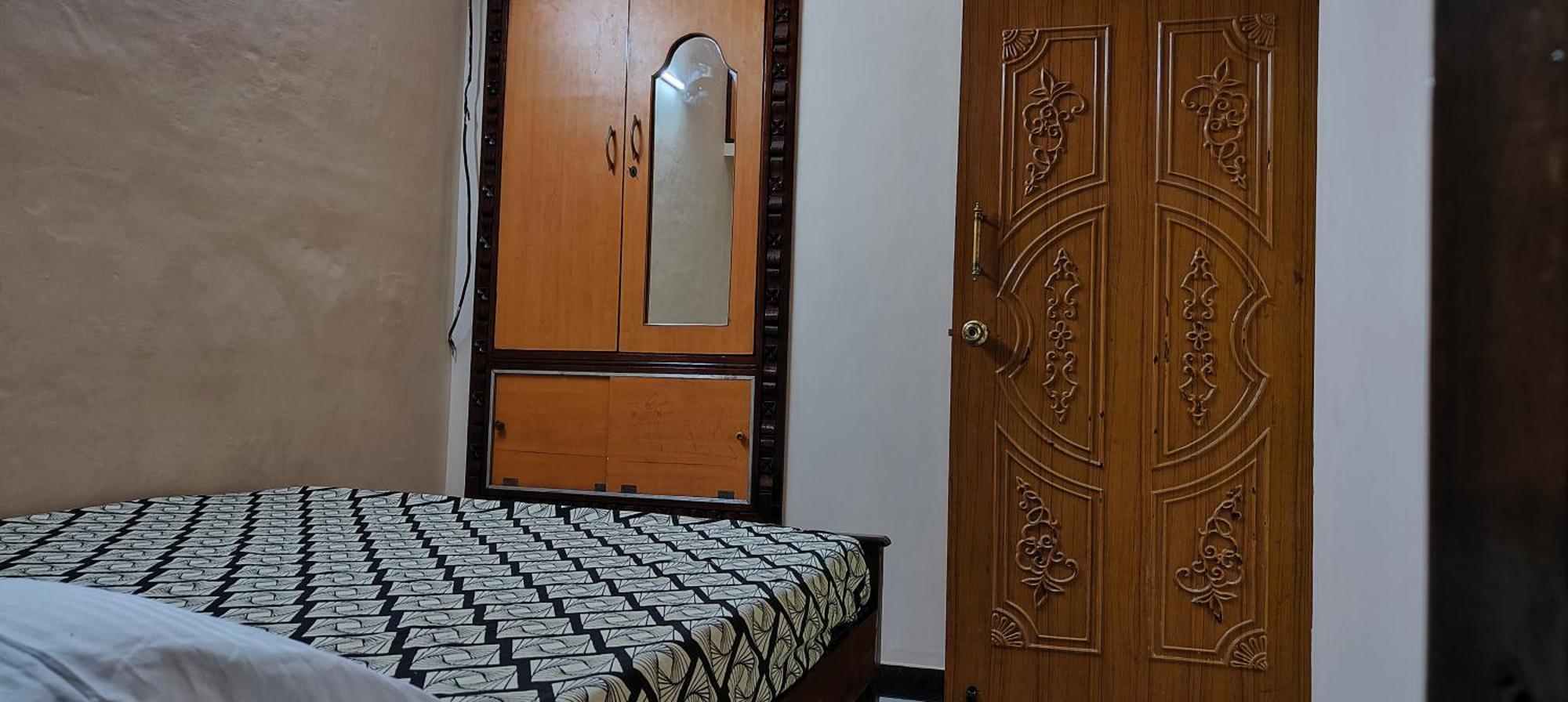 Guru Krupa Home Stay Тируваннамалай Экстерьер фото